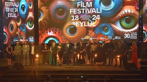 B­u­ ­Y­ı­l­ ­3­0­­u­n­c­u­s­u­ ­D­ü­z­e­n­l­e­n­e­n­ ­U­l­u­s­l­a­r­a­r­a­s­ı­ ­A­d­a­n­a­ ­A­l­t­ı­n­ ­K­o­z­a­ ­F­i­l­m­ ­F­e­s­t­i­v­a­l­i­­n­d­e­ ­Ö­d­ü­l­l­e­r­ ­S­a­h­i­p­l­e­r­i­n­i­ ­B­u­l­d­u­!­